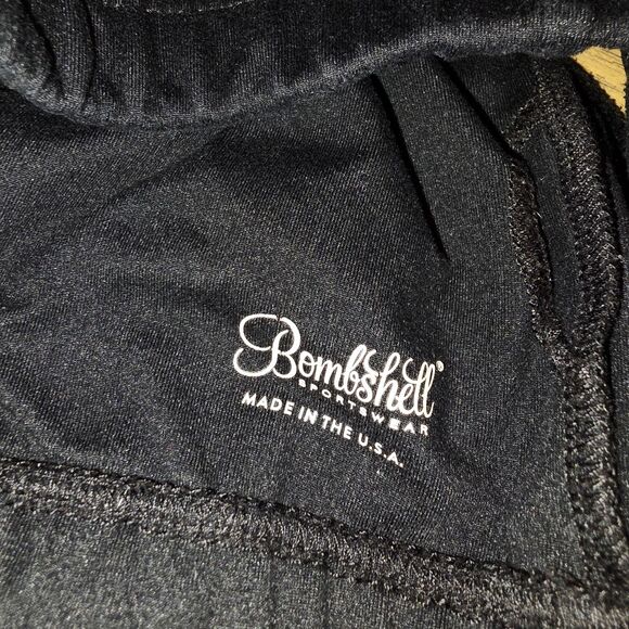 BOMBSHELL "RELAX" SPORTSWEAR Sz XS Black Logo Workout Athletic Sports Bra - Picture 2 of 3